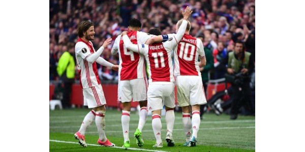 Ajax Amsterdam, que ha cultivado continuamente a muchos jugadores destacados a través de la práctica del juego